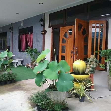 Sawang Guesthouse Ban Sawang Yai Esterno foto