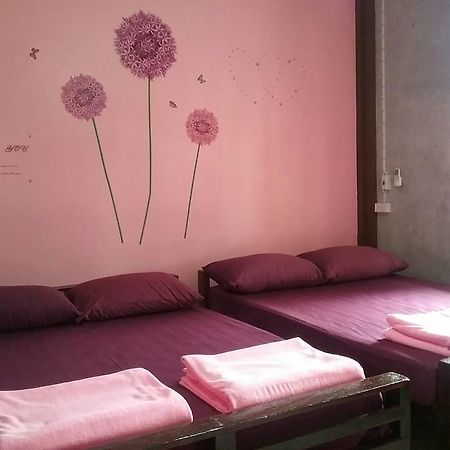 Sawang Guesthouse Ban Sawang Yai Esterno foto