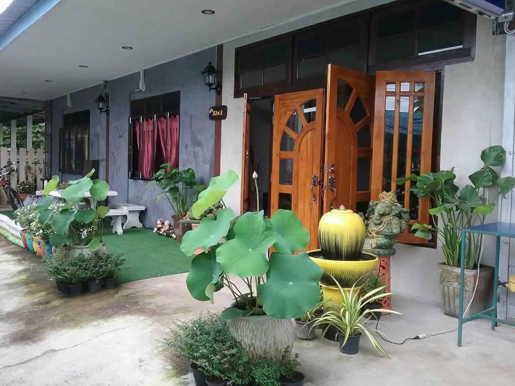 Sawang Guesthouse Ban Sawang Yai Esterno foto