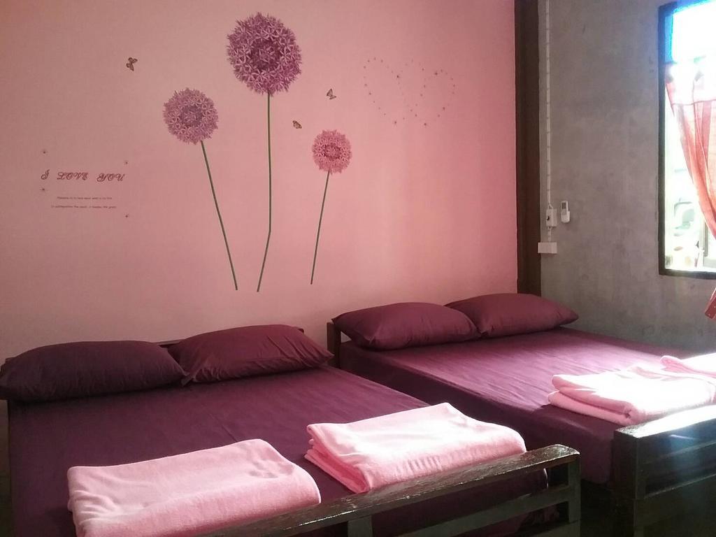 Sawang Guesthouse Ban Sawang Yai Esterno foto